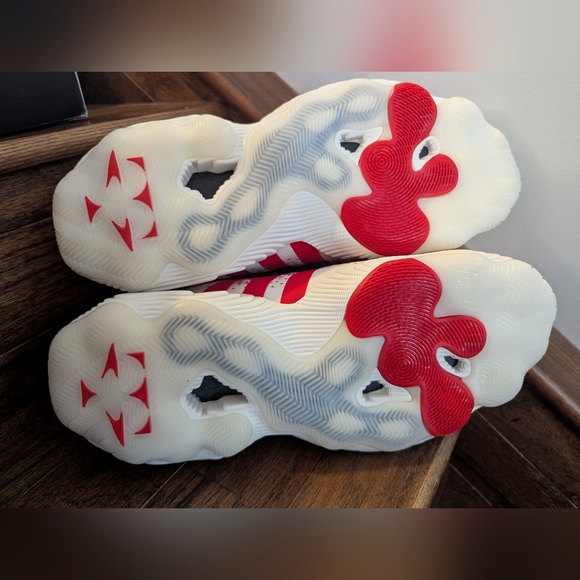 Adidas Tray Young 3 Basketball Shoes Mens Size 10/ W 11.5, Red Black, White NIB - Picture 8 of 12